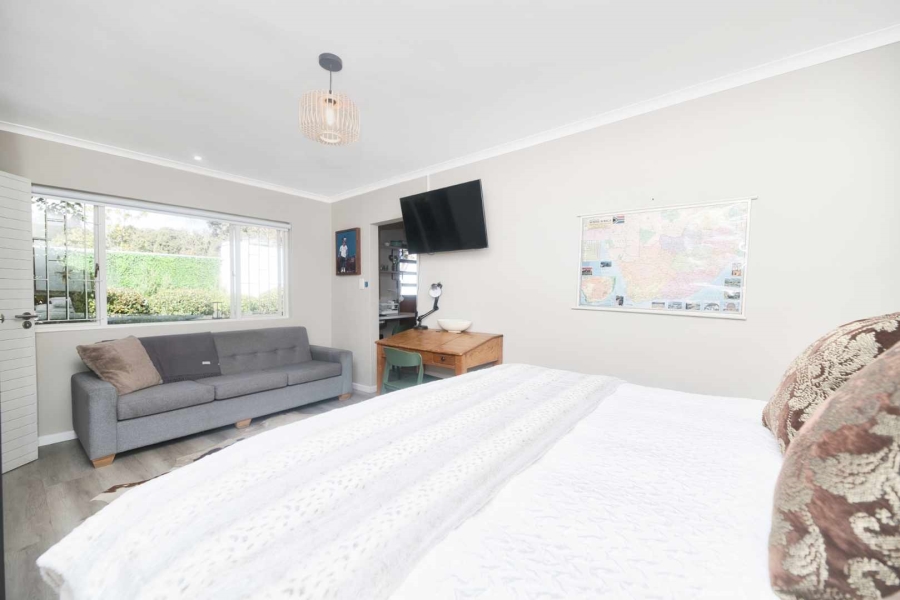 6 Bedroom Property for Sale in Northcliff Western Cape